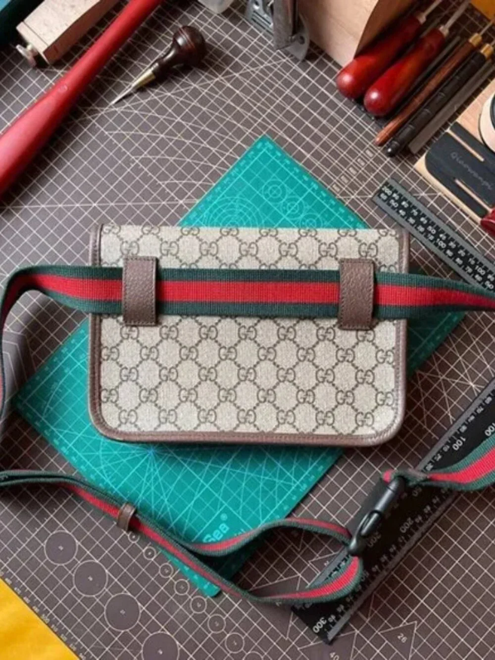 🥭Gucci Neo Vintage GG Supreme Belt Bag